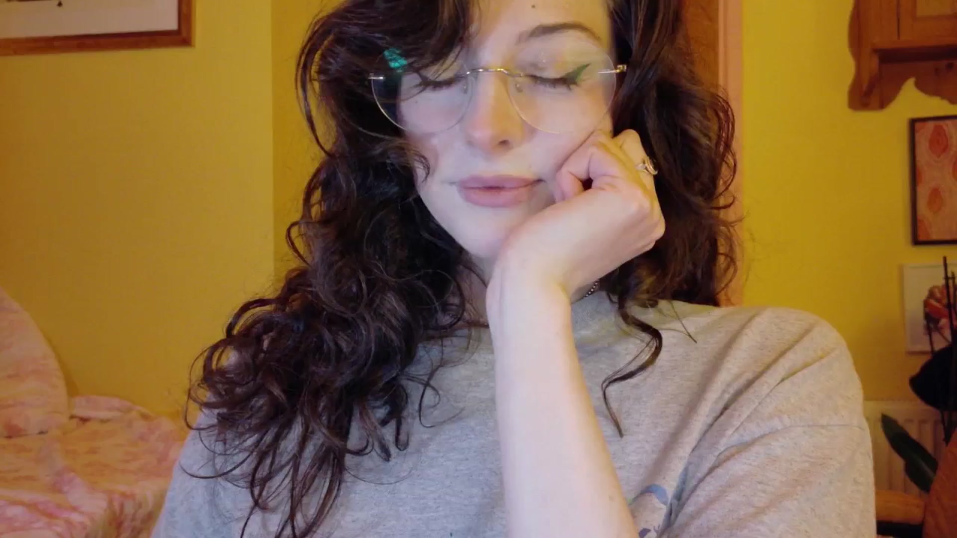 Gallery image thumbnail from porcelaincity's myfreecams stream on, 11/12/2025, 18:59 image 2 of 20