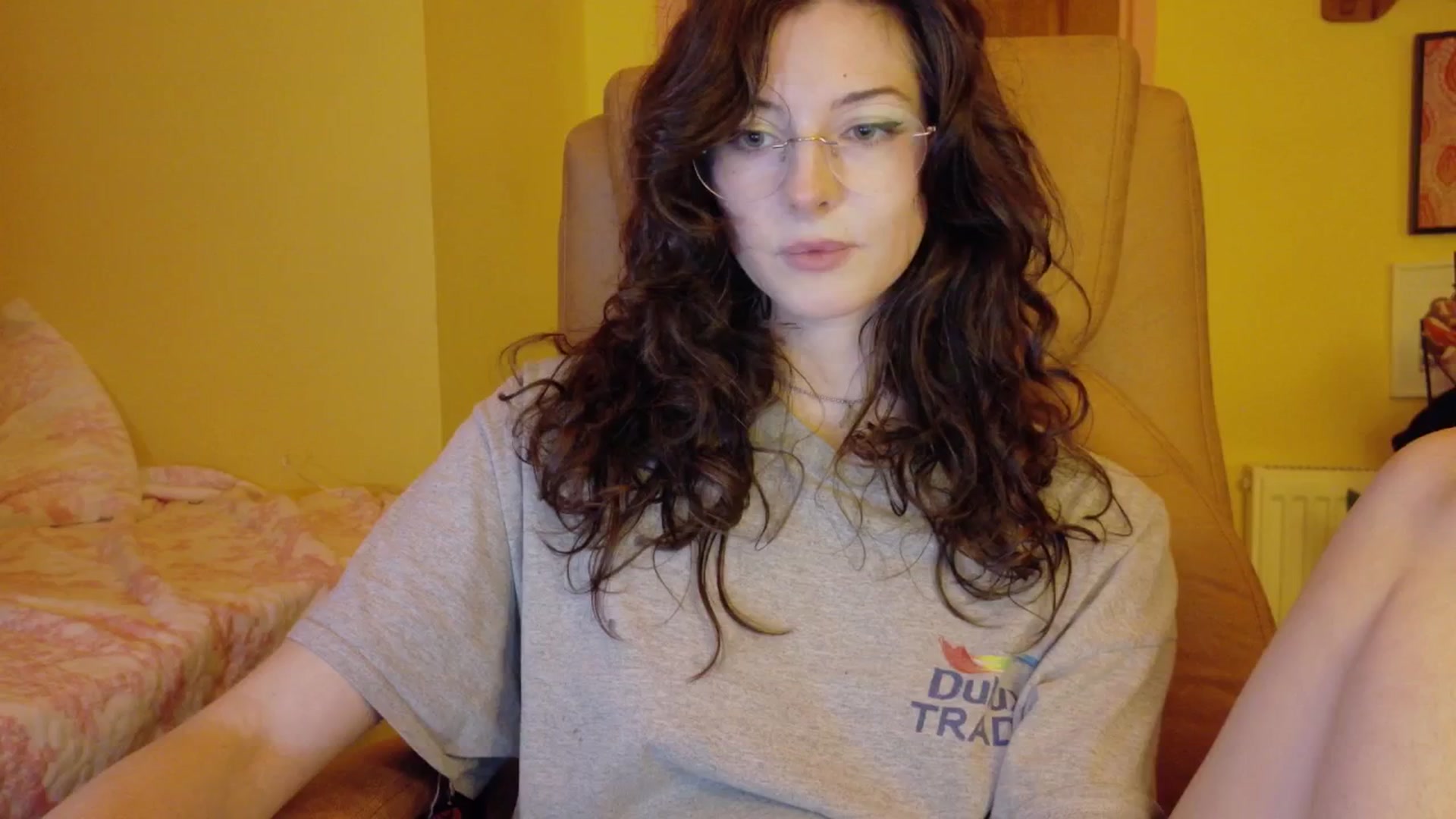Gallery image thumbnail from porcelaincity's myfreecams stream on, 11/12/2025, 18:59 image 6 of 20