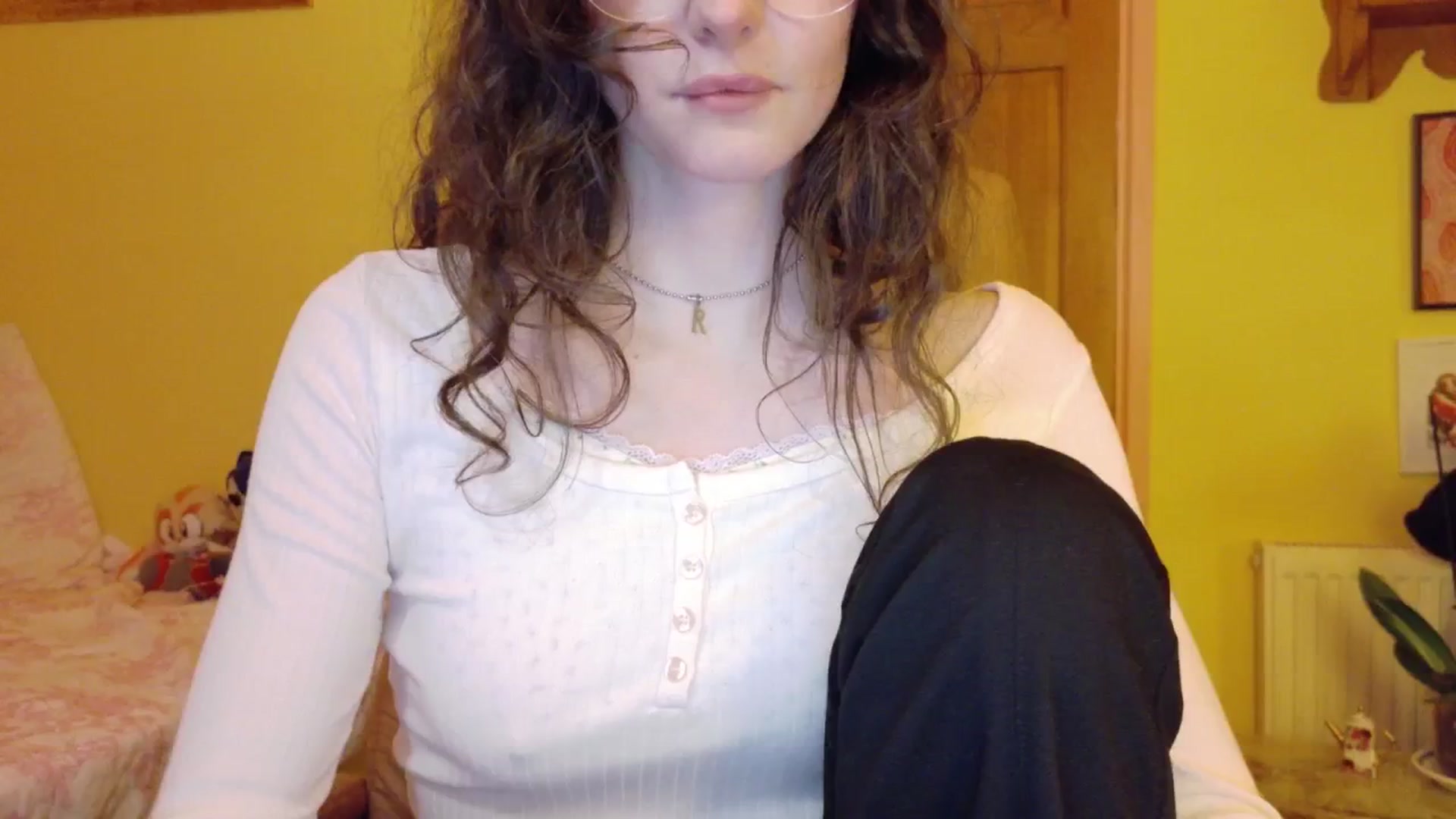 Gallery image thumbnail from porcelaincity's myfreecams stream on, 11/17/2025, 18:46 image 9 of 20