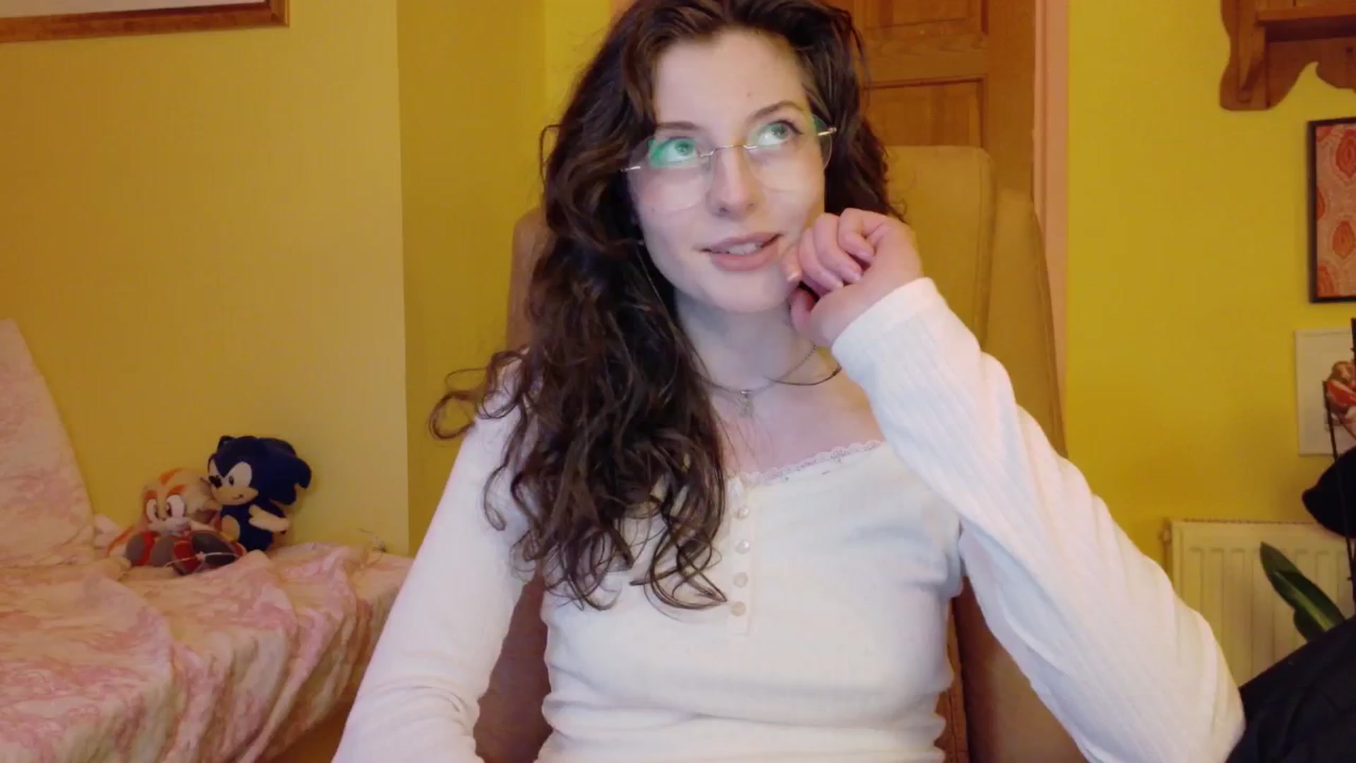 Gallery image thumbnail from porcelaincity's myfreecams stream on, 11/17/2025, 18:46 image 3 of 20