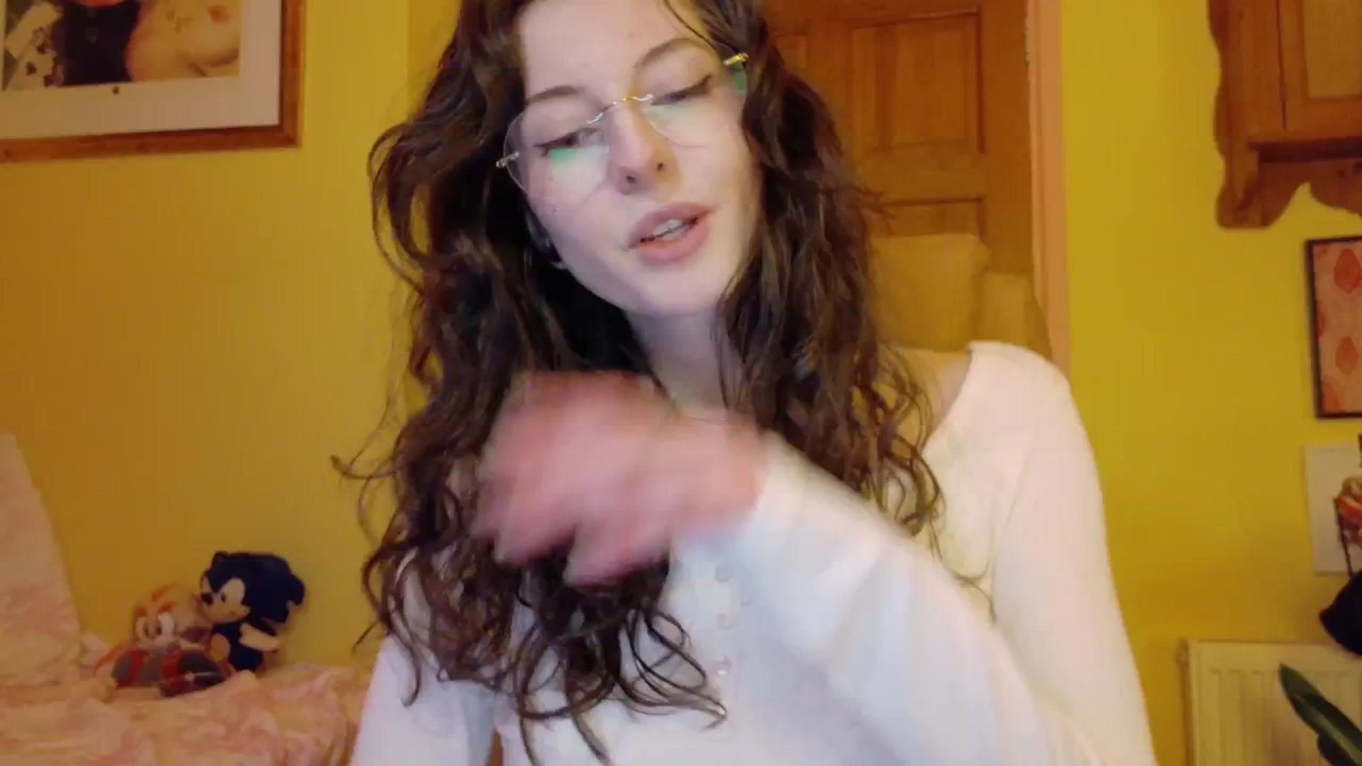 Gallery image thumbnail from porcelaincity's myfreecams stream on, 11/17/2025, 18:46 image 5 of 20