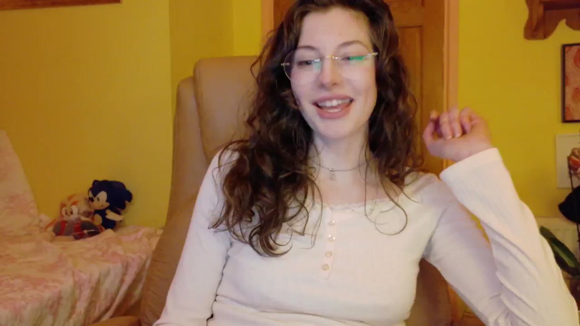 Gallery image thumbnail from porcelaincity's myfreecams stream on, 11/17/2025, 18:46 image 8 of 20