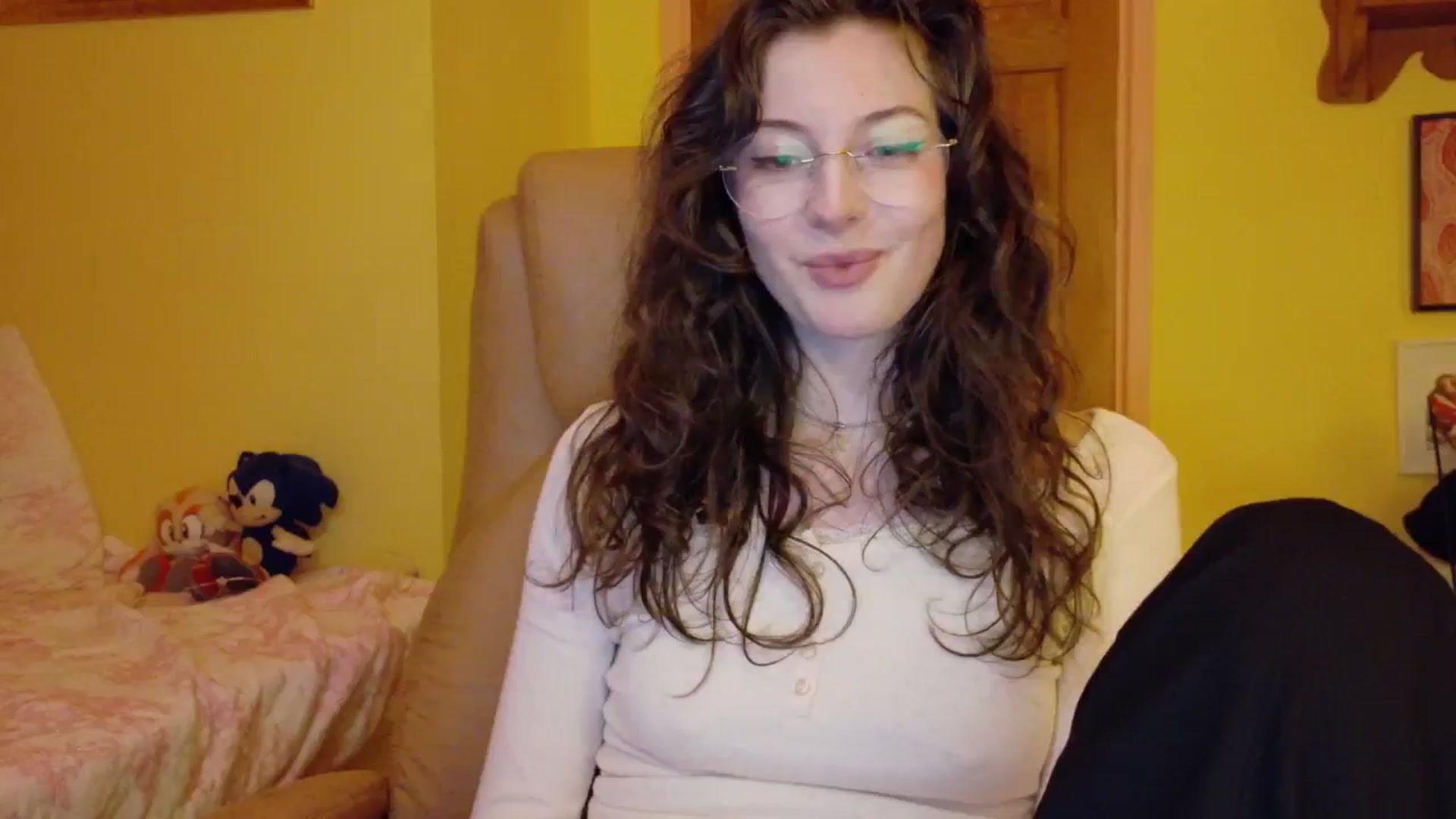 Gallery image thumbnail from porcelaincity's myfreecams stream on, 11/17/2025, 18:46 image 10 of 20
