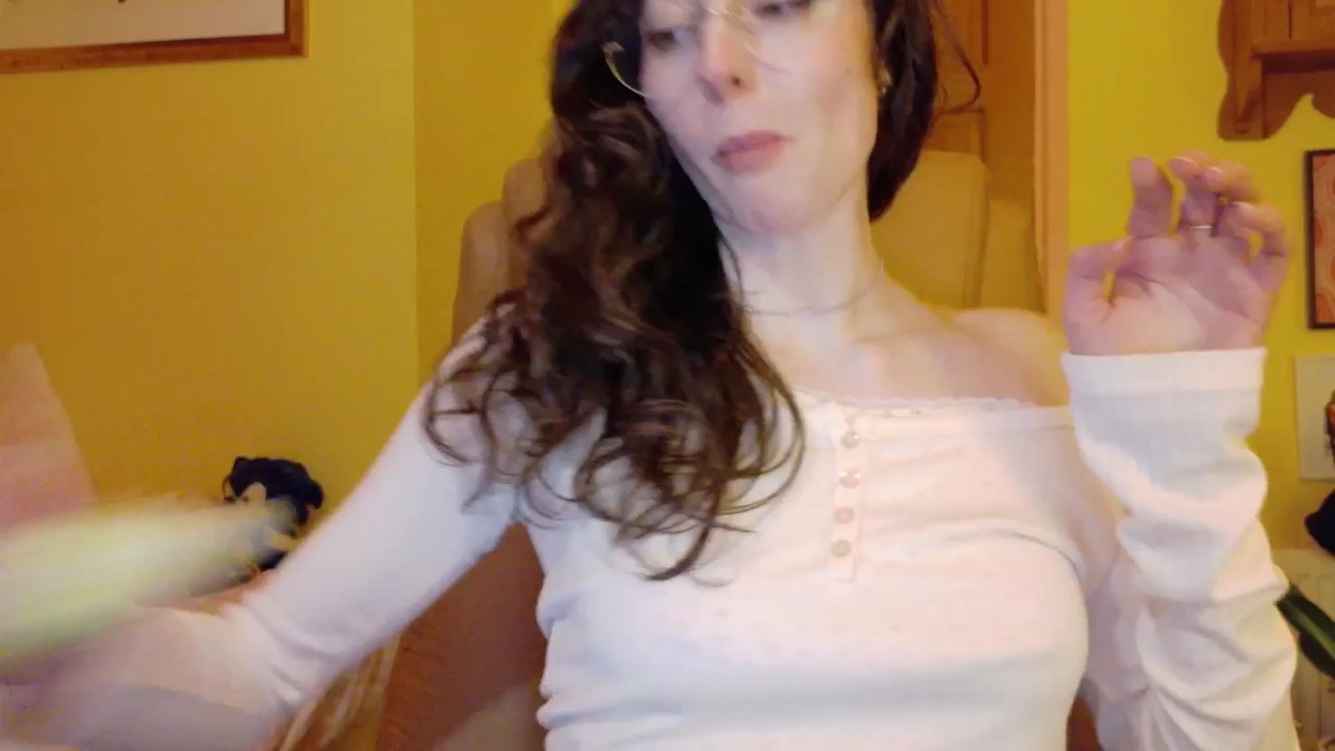 Gallery image thumbnail from porcelaincity's myfreecams stream on, 11/17/2025, 18:46 image 20 of 20