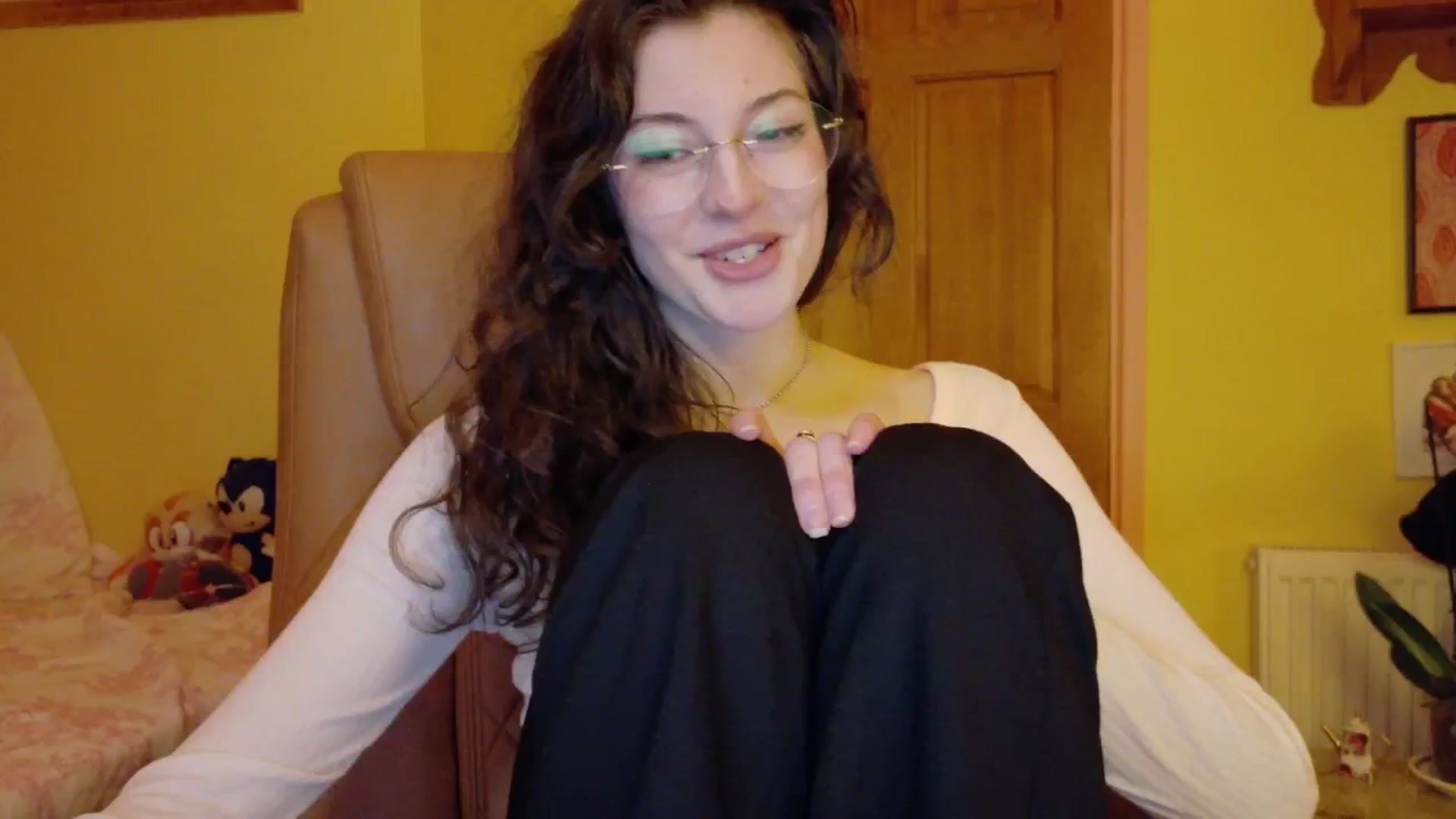 Gallery image thumbnail from porcelaincity's myfreecams stream on, 11/17/2025, 18:46 image 12 of 20