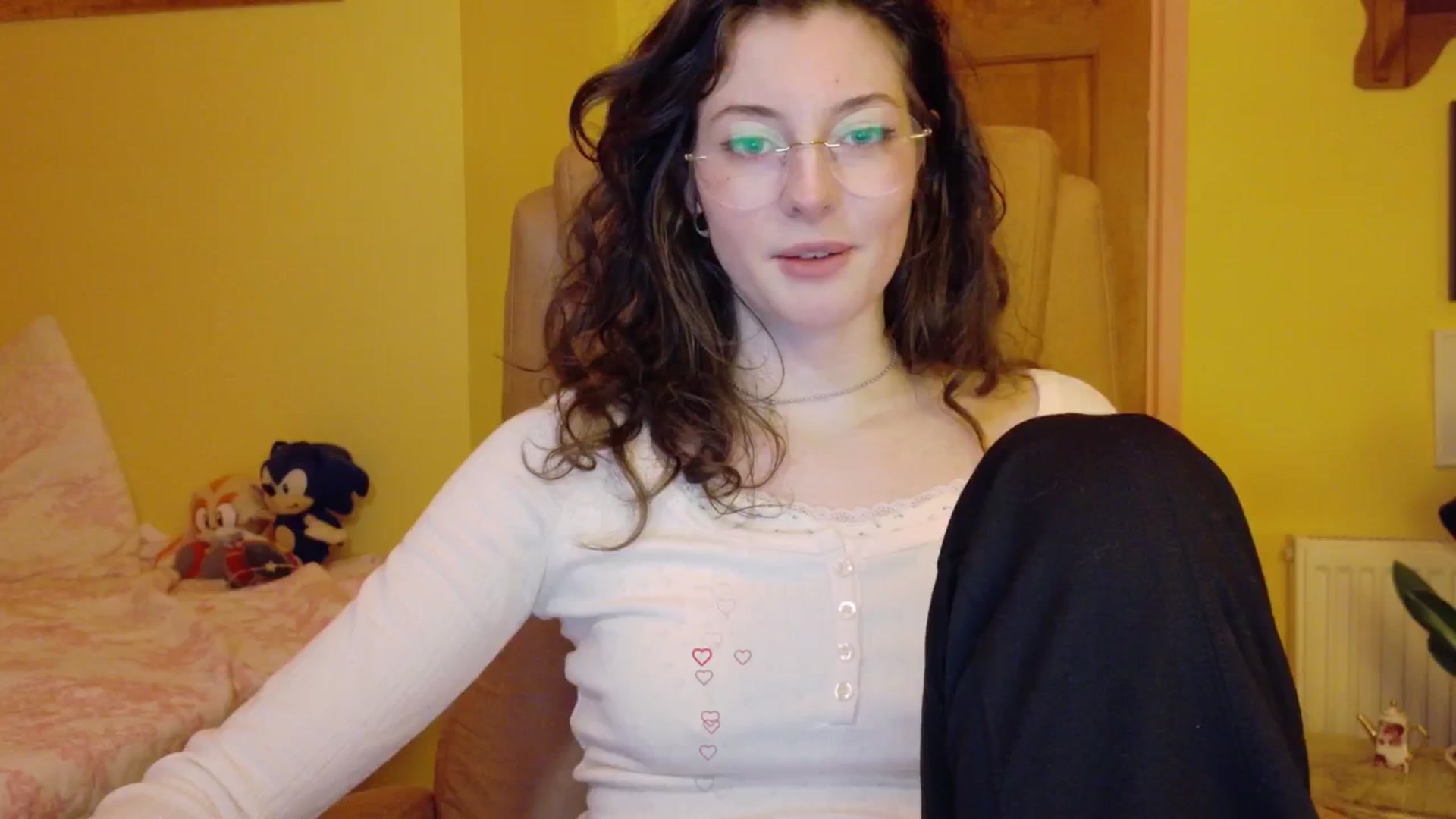 Gallery image thumbnail from porcelaincity's myfreecams stream on, 11/17/2025, 18:46 image 17 of 20