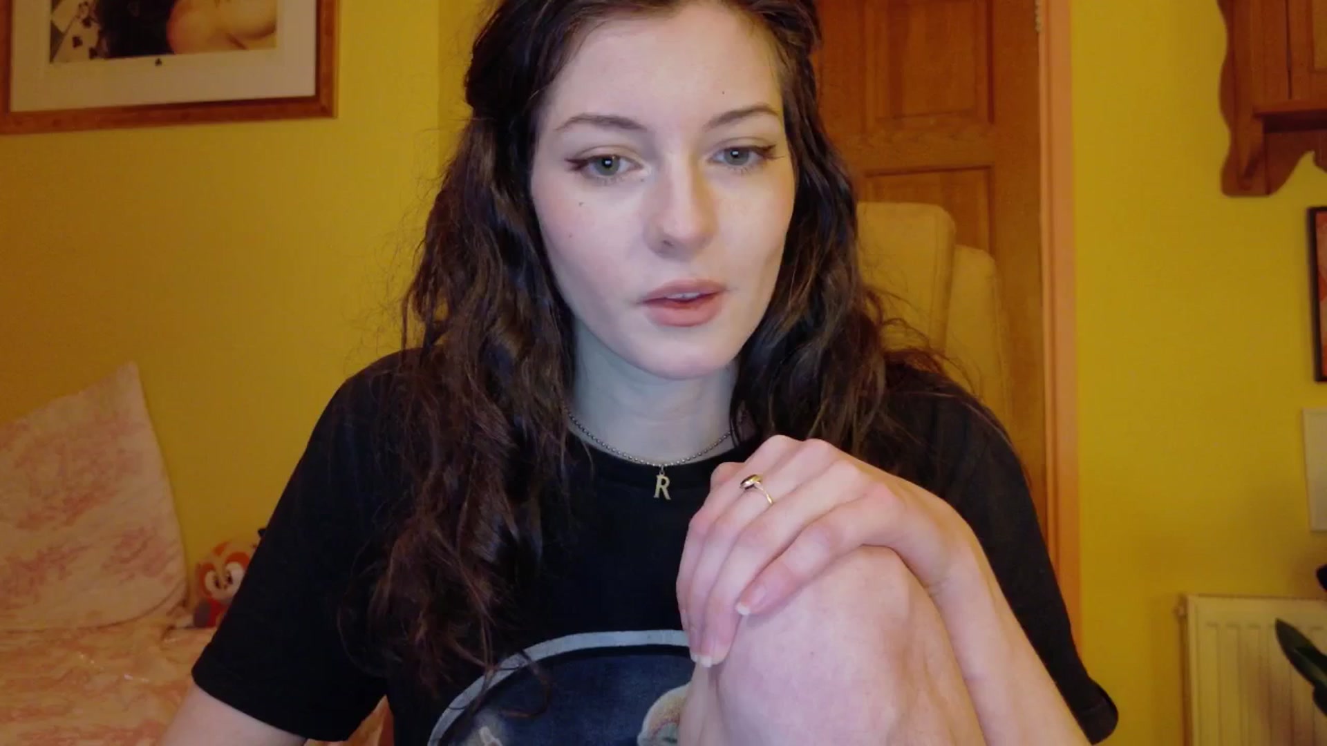 Gallery image thumbnail from porcelaincity's myfreecams stream on, 11/19/2025, 17:47 image 10 of 20