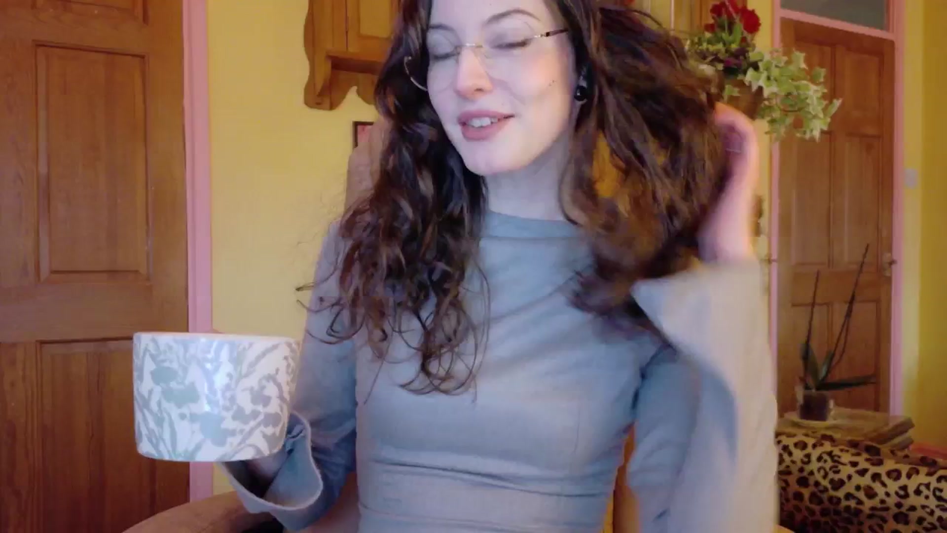 Gallery image thumbnail from porcelaincity's myfreecams stream on, 11/20/2025, 16:26 image 1 of 20
