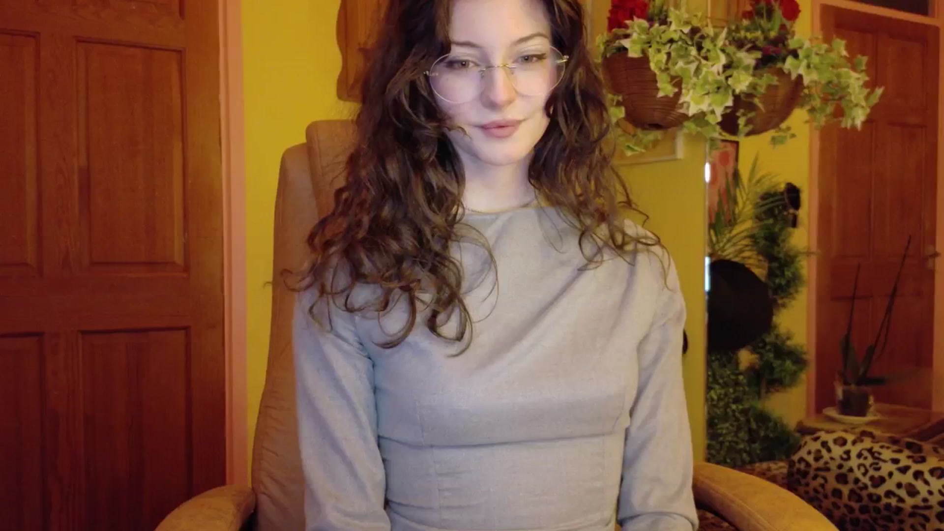 Gallery image thumbnail from porcelaincity's myfreecams stream on, 11/20/2025, 18:13 image 12 of 20