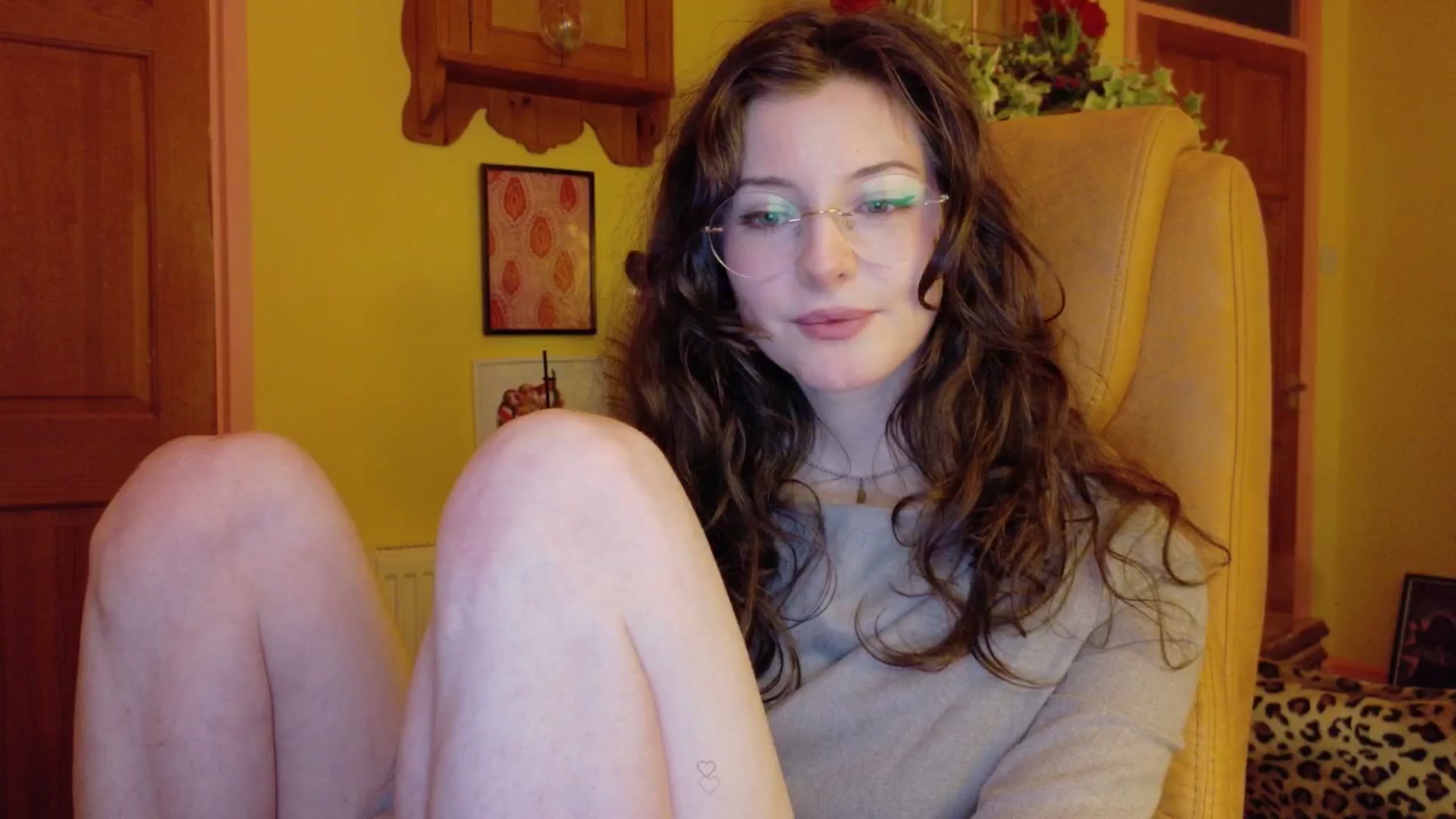 Gallery image thumbnail from porcelaincity's myfreecams stream on, 11/20/2025, 18:13 image 5 of 20