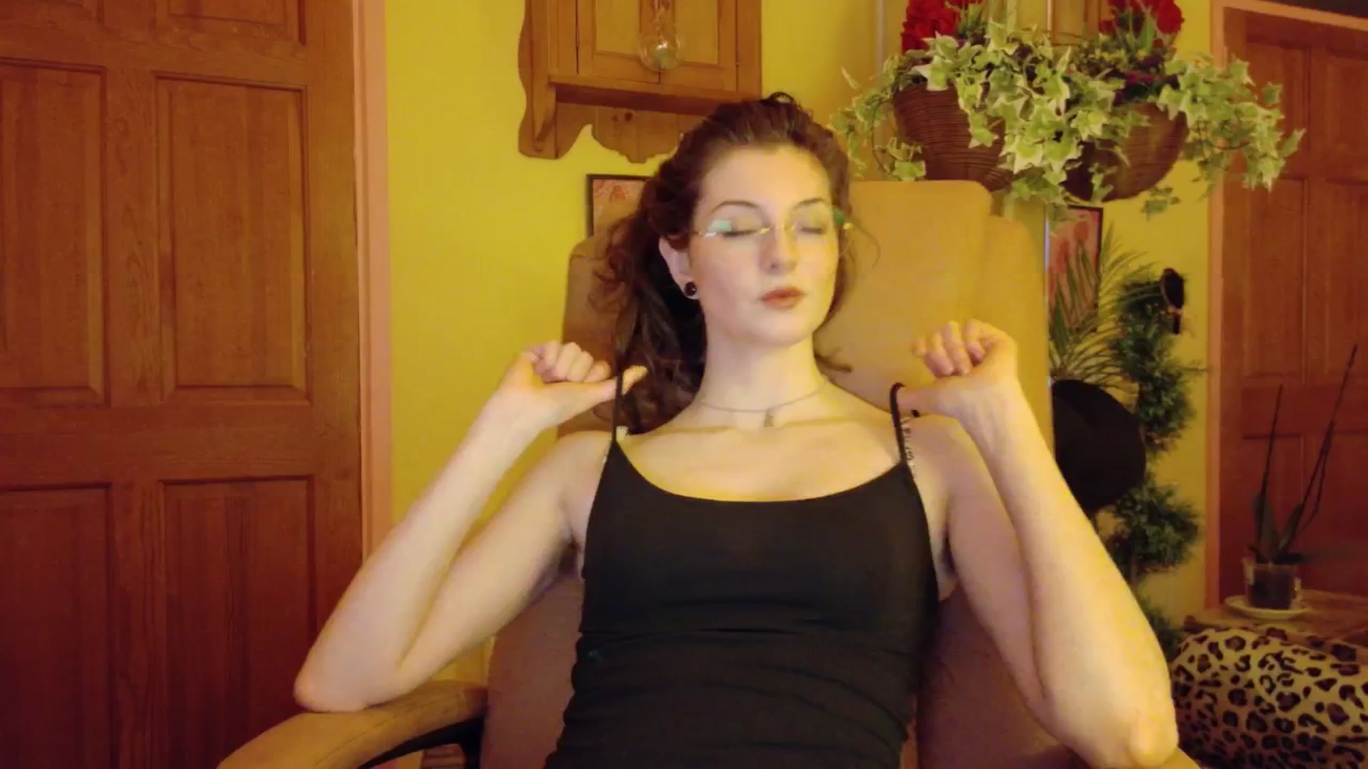 Gallery image thumbnail from porcelaincity's myfreecams stream on, 11/26/2025, 17:05 image 8 of 20