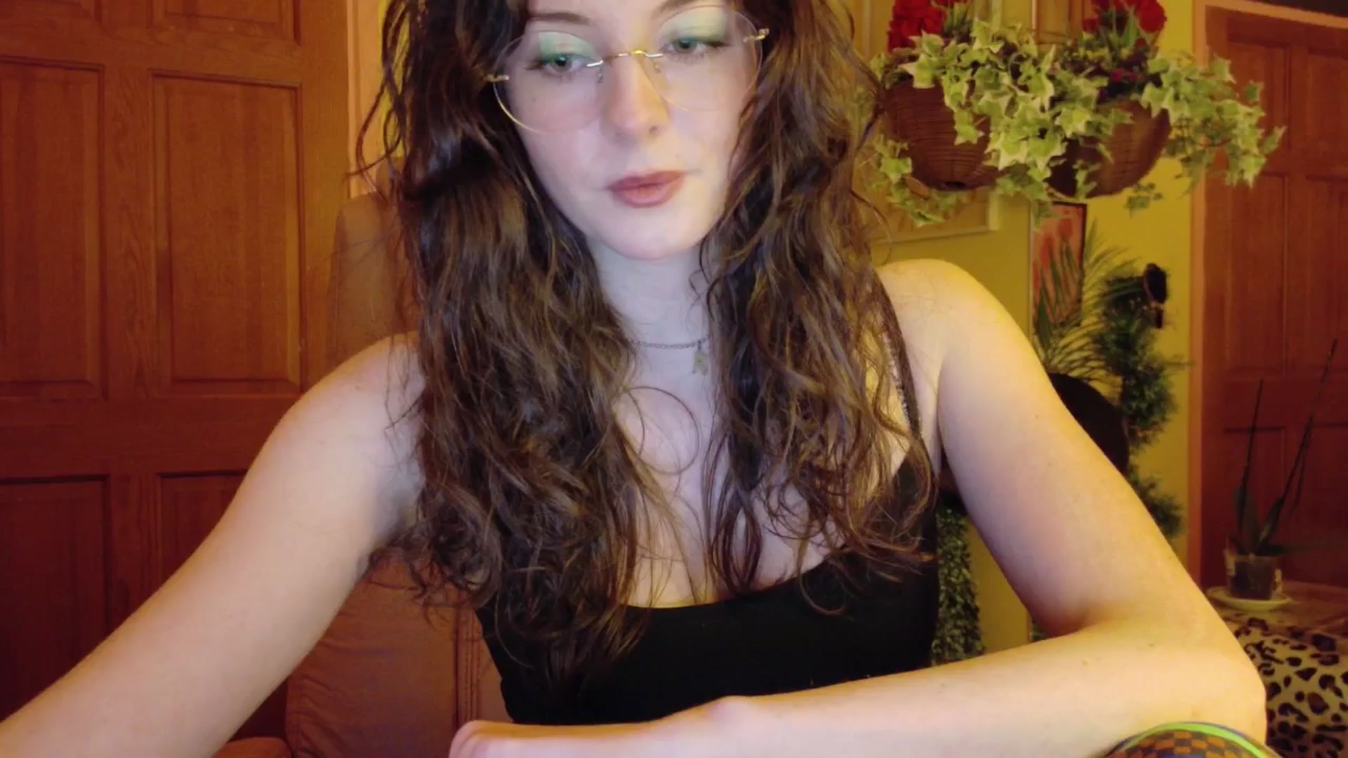 Gallery image thumbnail from porcelaincity's myfreecams stream on, 11/26/2025, 17:05 image 16 of 20