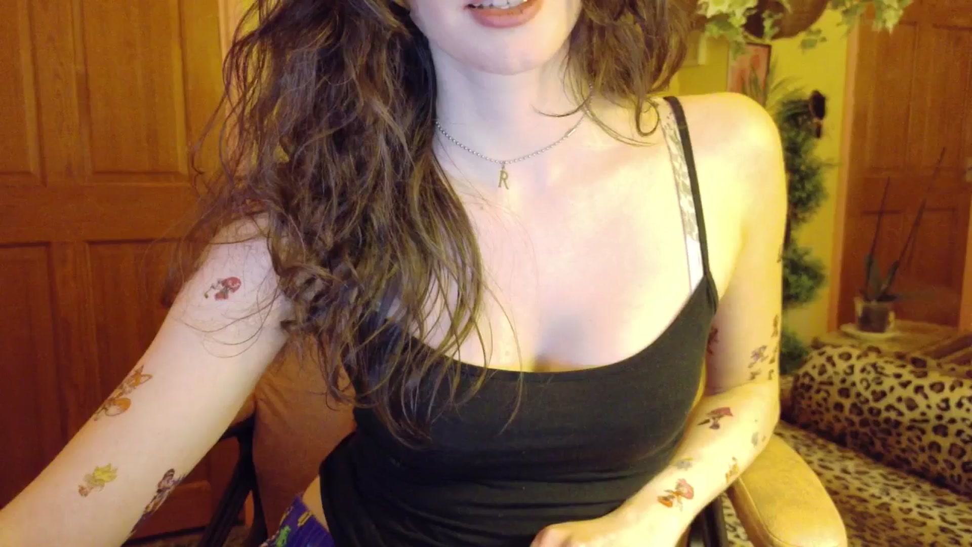 Gallery image thumbnail from porcelaincity's myfreecams stream on, 11/27/2025, 19:10 image 3 of 20