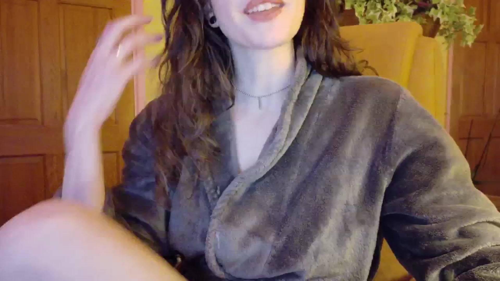 Gallery image thumbnail from porcelaincity's myfreecams stream on, 12/01/2025, 15:58 image 2 of 20