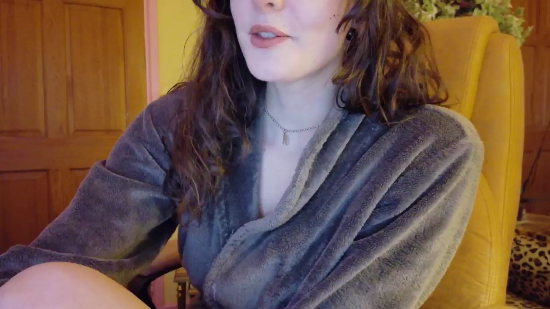 Gallery image thumbnail from porcelaincity's myfreecams stream on, 12/01/2025, 15:58 image 1 of 20