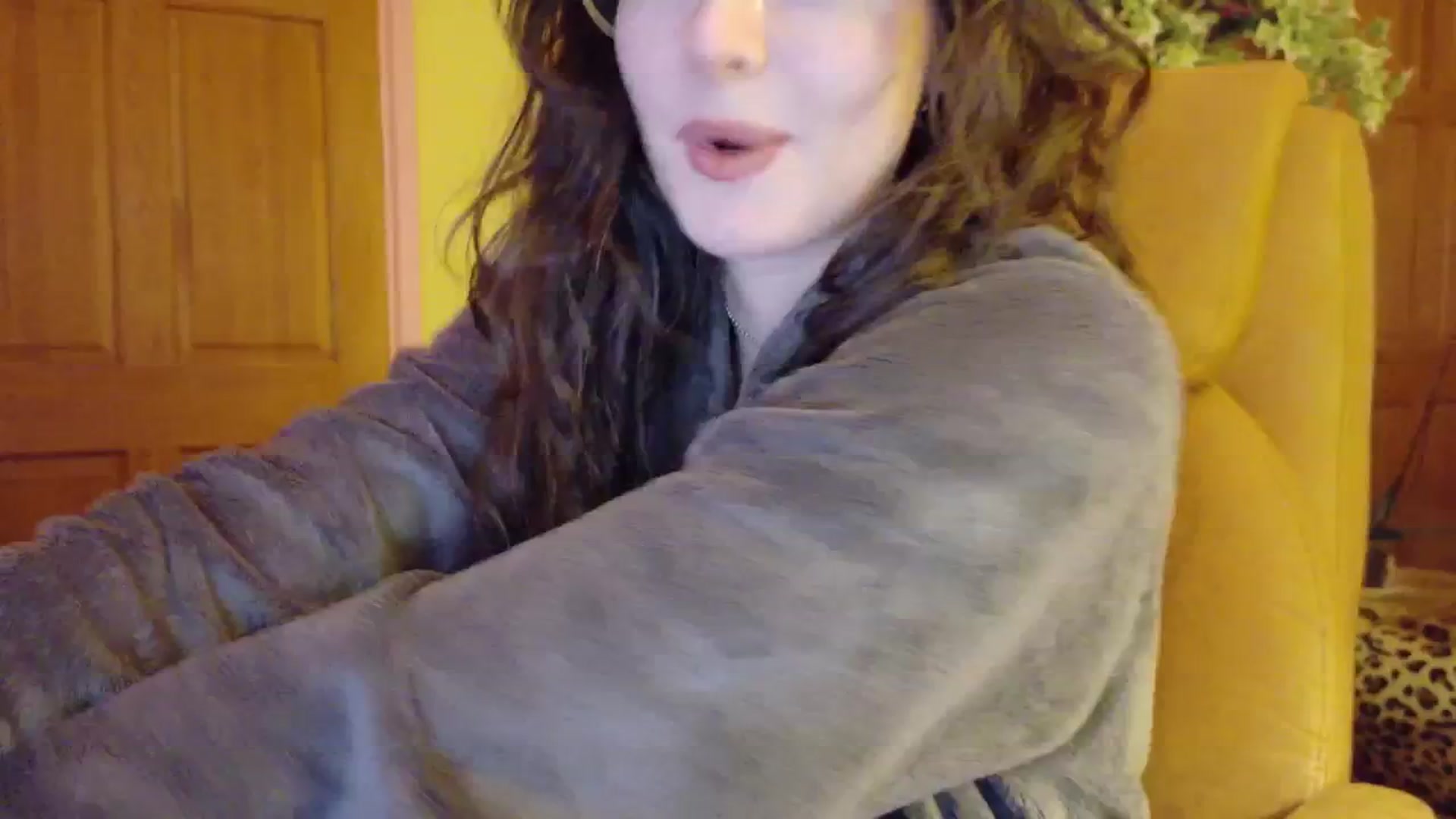 Gallery image thumbnail from porcelaincity's myfreecams stream on, 12/01/2025, 15:58 image 17 of 20