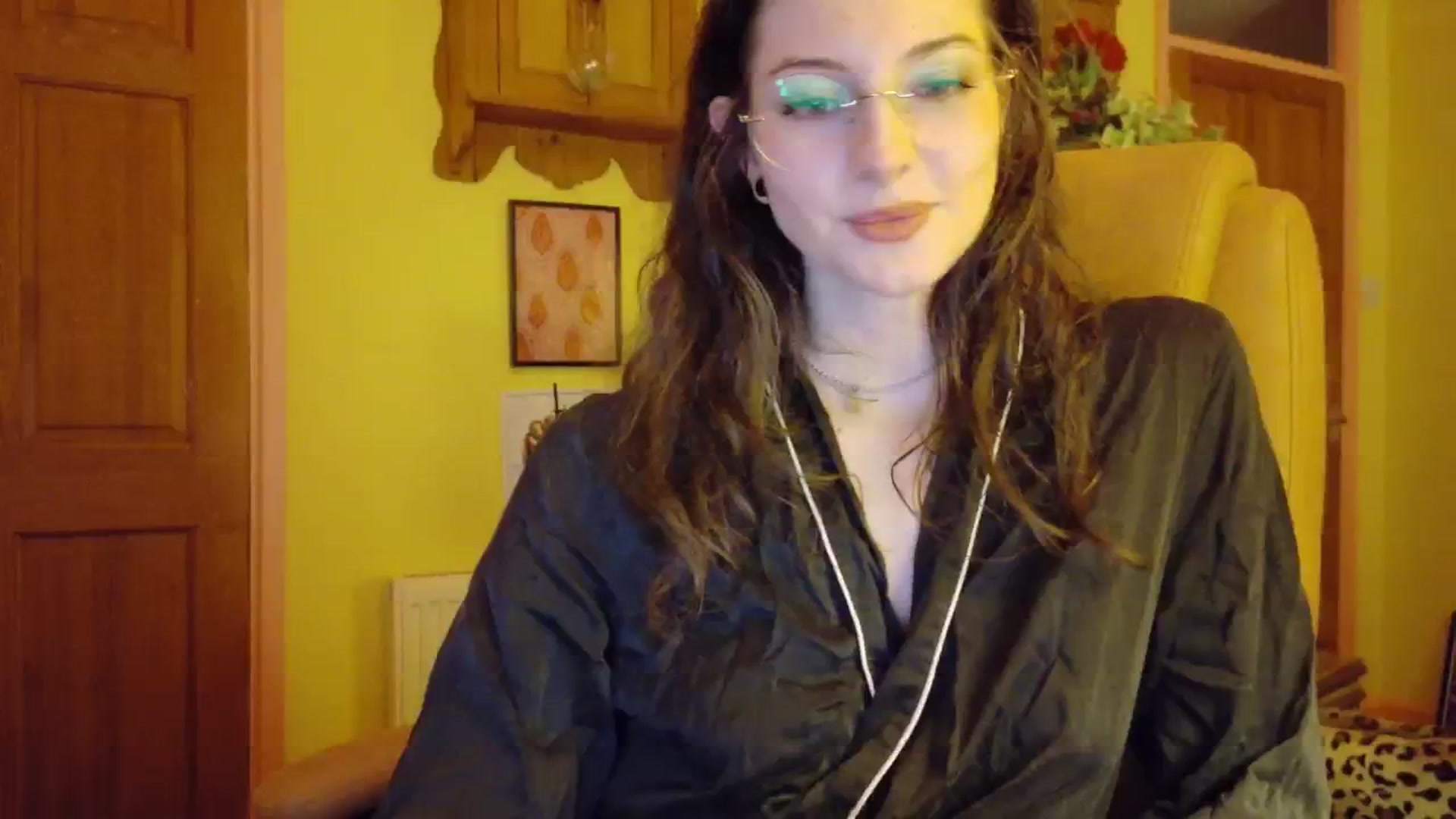 Gallery image thumbnail from porcelaincity's myfreecams stream on, 12/02/2025, 18:22 image 19 of 20