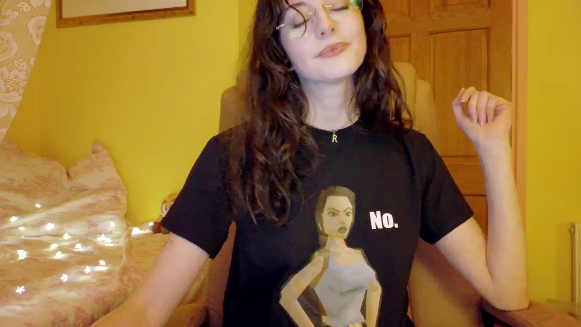 Gallery image thumbnail from porcelaincity's myfreecams stream on, 12/04/2025, 21:15 image 9 of 20