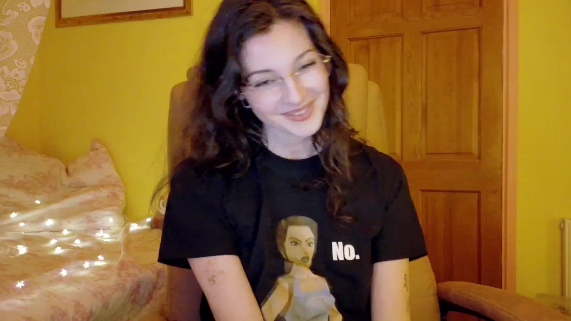 Gallery image thumbnail from porcelaincity's myfreecams stream on, 12/04/2025, 21:15 image 14 of 20