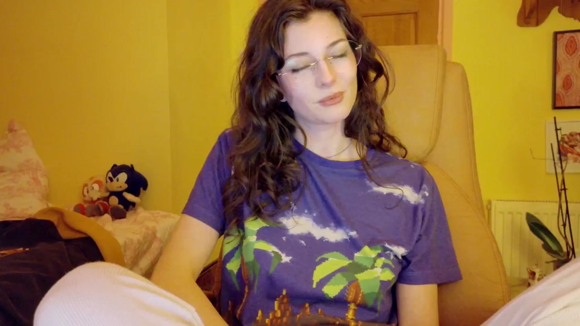Gallery image thumbnail from porcelaincity's myfreecams stream on, 12/09/2025, 20:21 image 16 of 20