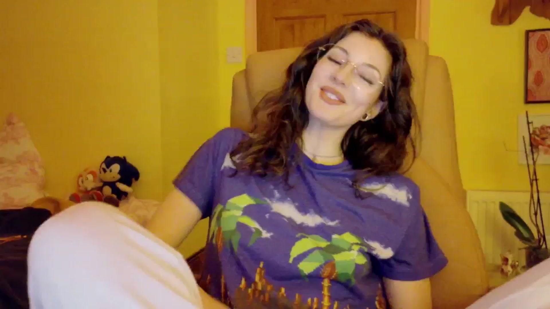 Gallery image thumbnail from porcelaincity's myfreecams stream on, 12/09/2025, 20:21 image 15 of 20
