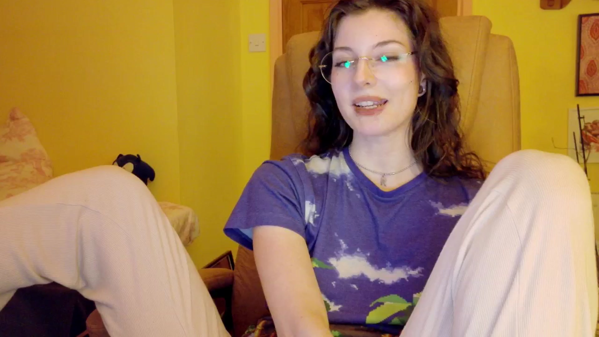 Gallery image thumbnail from porcelaincity's myfreecams stream on, 12/09/2025, 20:21 image 4 of 20