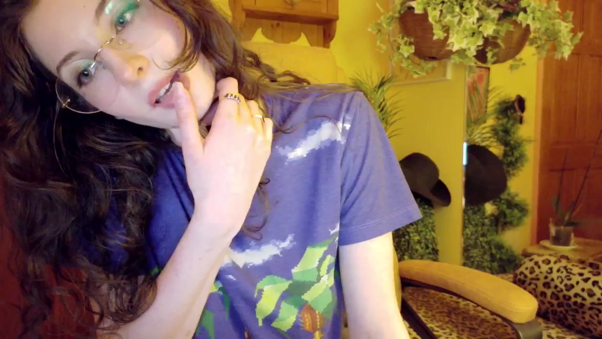Gallery image thumbnail from porcelaincity's myfreecams stream on, 12/10/2025, 17:28 image 4 of 20