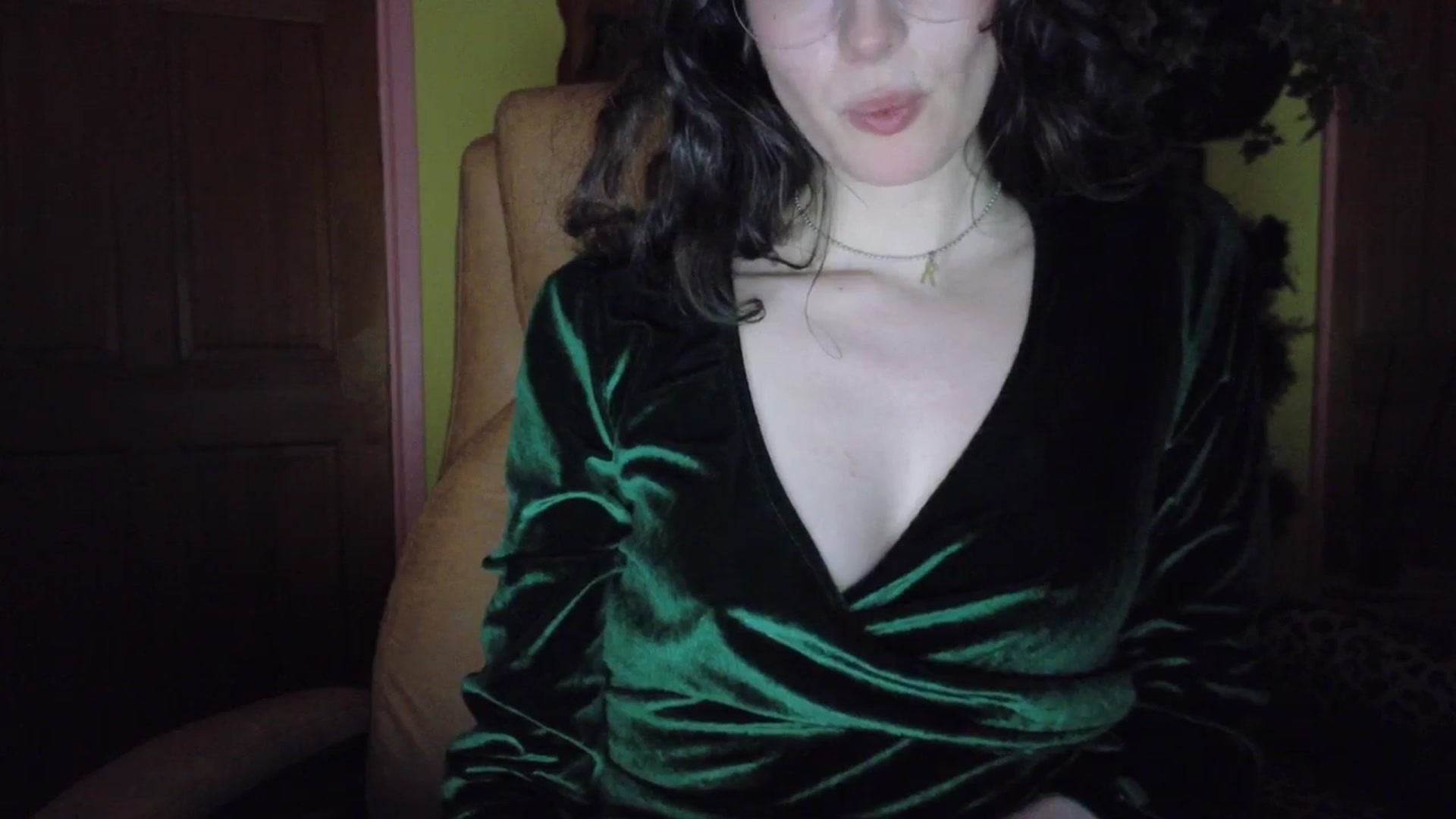 Gallery image thumbnail from porcelaincity's myfreecams stream on, 12/11/2025, 17:58 image 16 of 20