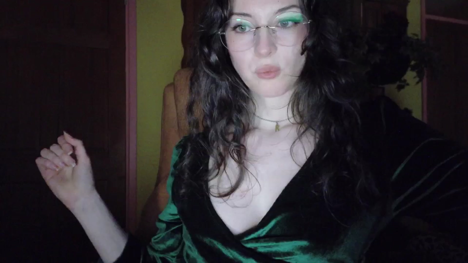 Gallery image thumbnail from porcelaincity's myfreecams stream on, 12/11/2025, 17:58 image 3 of 20