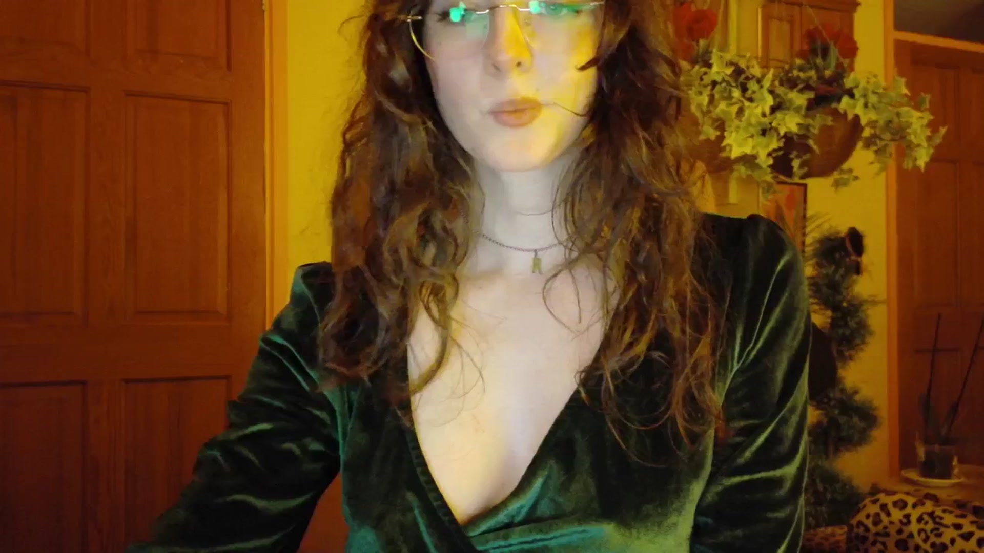 Gallery image thumbnail from porcelaincity's myfreecams stream on, 12/11/2025, 17:58 image 4 of 20