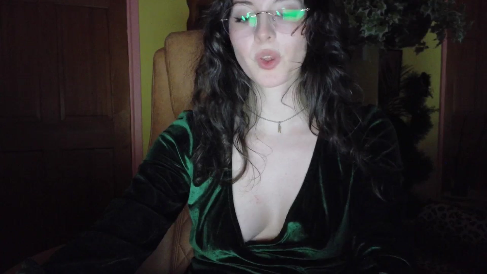 Gallery image thumbnail from porcelaincity's myfreecams stream on, 12/11/2025, 17:58 image 11 of 20