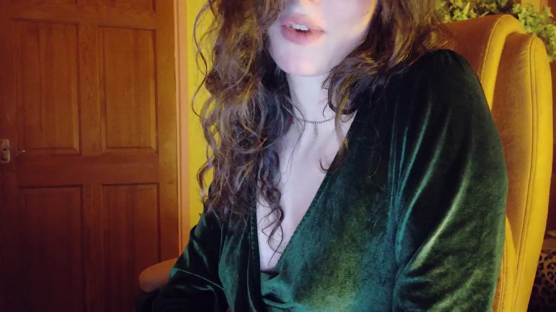 Gallery image thumbnail from porcelaincity's myfreecams stream on, 12/13/2025, 17:10 image 14 of 20