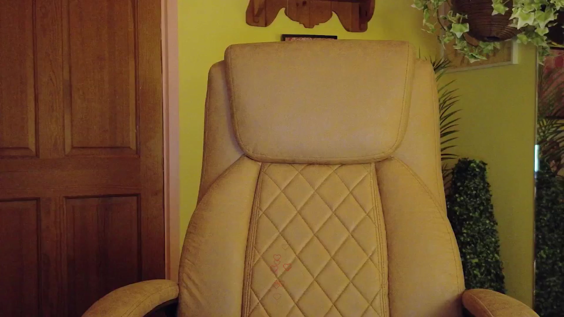 Gallery image thumbnail from porcelaincity's myfreecams stream on, 12/15/2025, 17:11 image 13 of 20