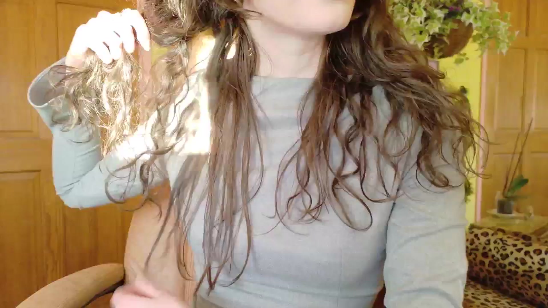 Gallery image thumbnail from porcelaincity's myfreecams stream on, 12/16/2025, 17:20 image 3 of 20