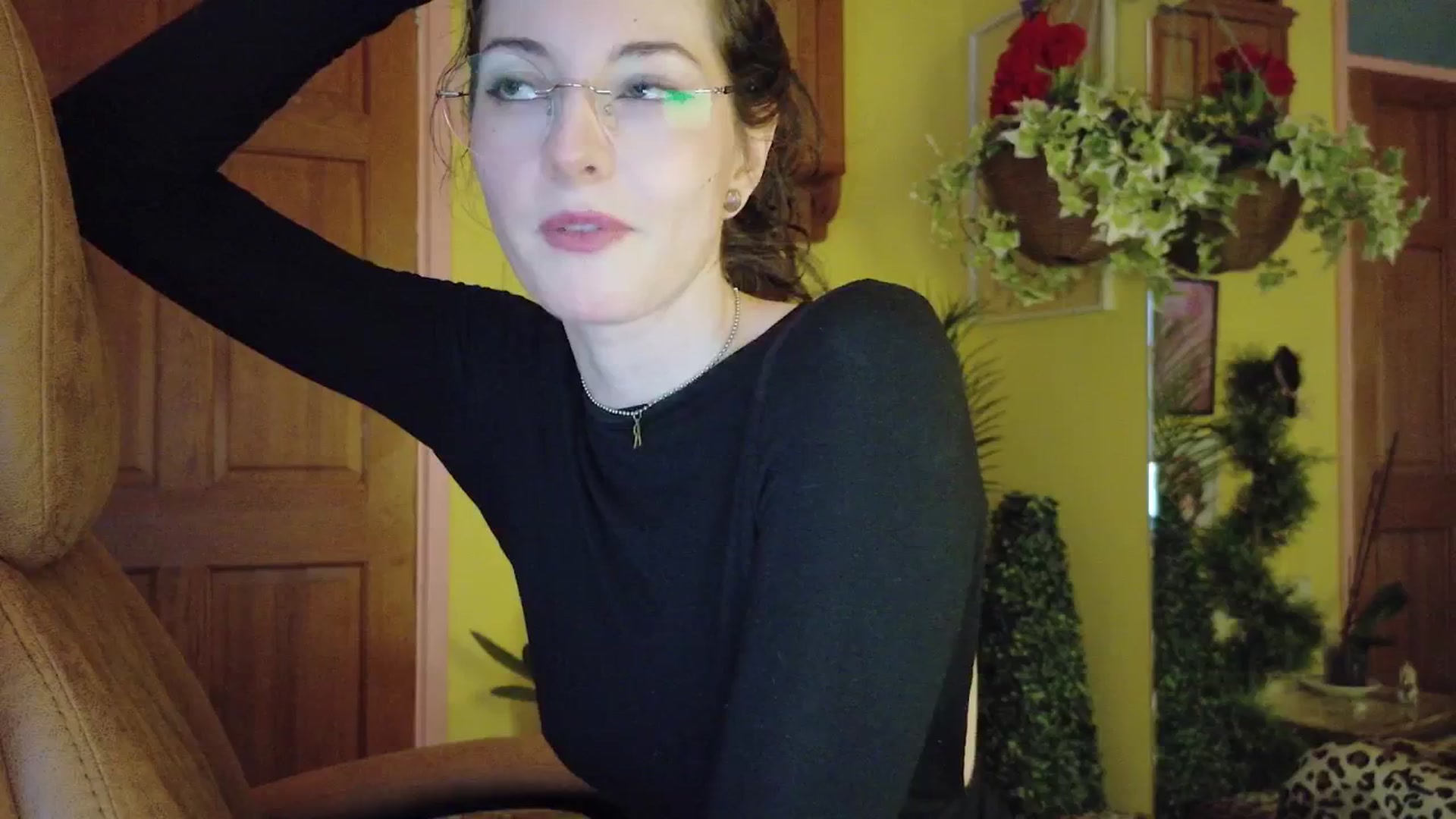 Gallery image thumbnail from porcelaincity's myfreecams stream on, 12/18/2025, 16:15 image 16 of 20