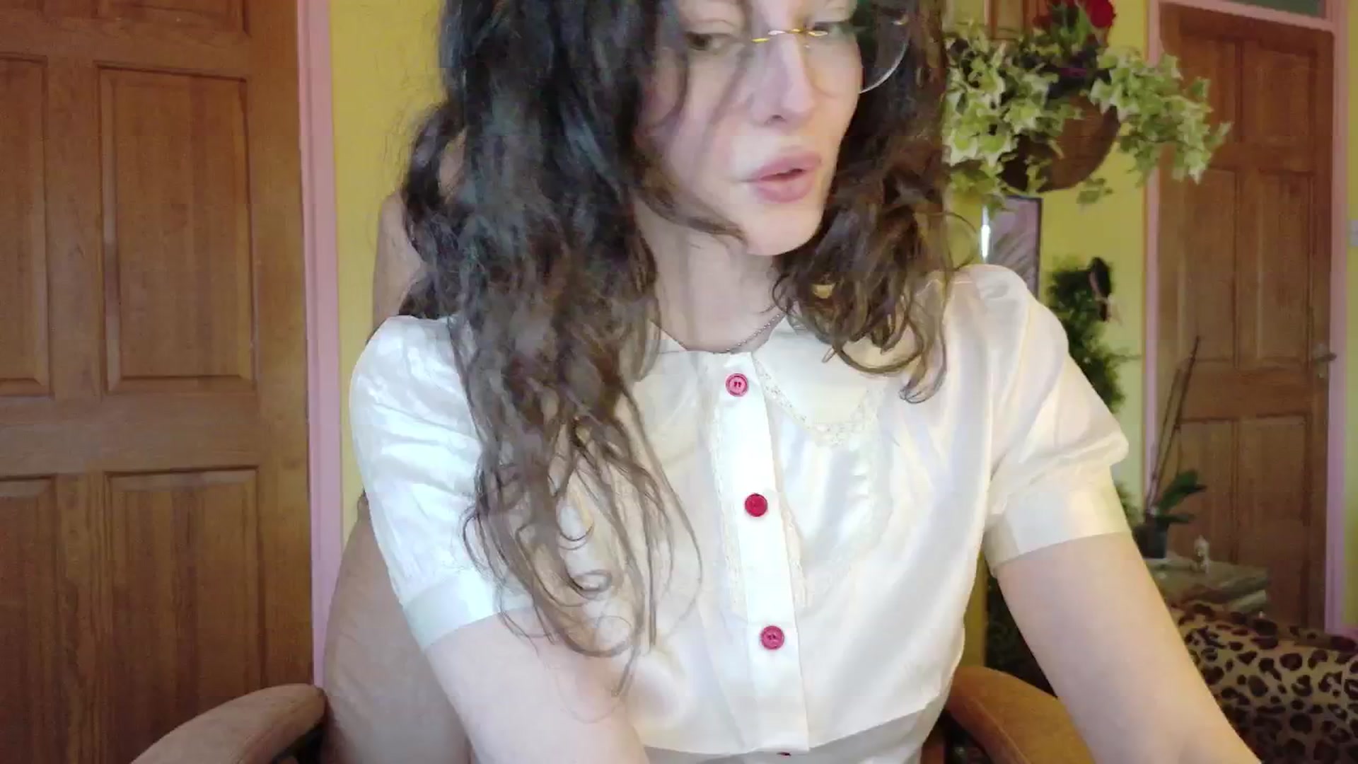 Gallery image thumbnail from porcelaincity's myfreecams stream on, 01/05/2026, 16:57 image 11 of 20