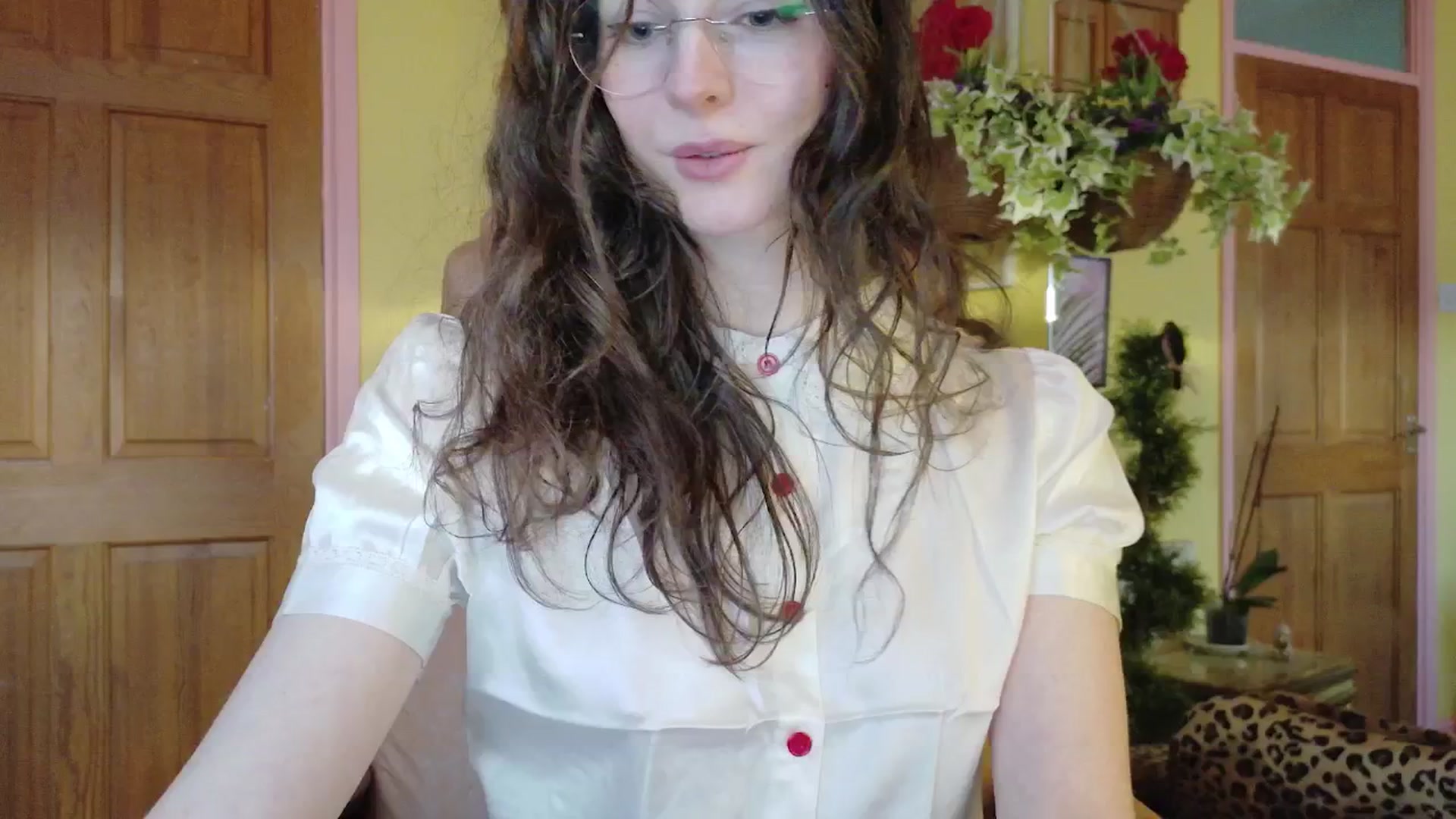 Gallery image thumbnail from porcelaincity's myfreecams stream on, 01/05/2026, 16:57 image 6 of 20