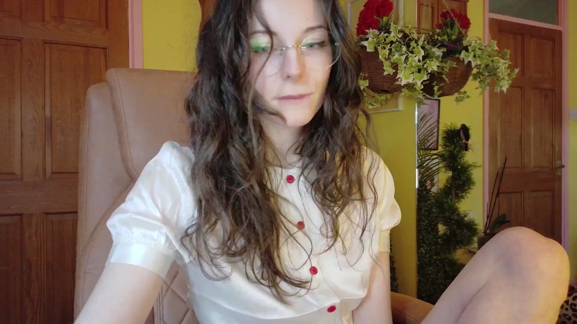 Gallery image thumbnail from porcelaincity's myfreecams stream on, 01/05/2026, 16:57 image 9 of 20