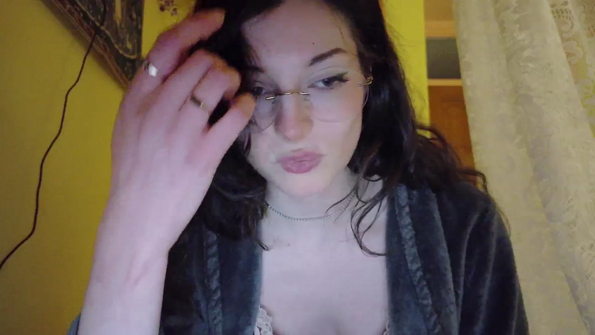 Gallery image thumbnail from porcelaincity's myfreecams stream on, 01/05/2026, 20:17 image 9 of 20