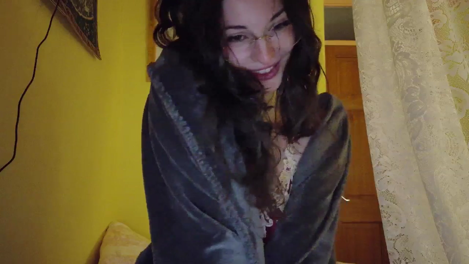 Gallery image thumbnail from porcelaincity's myfreecams stream on, 01/05/2026, 20:17 image 2 of 20