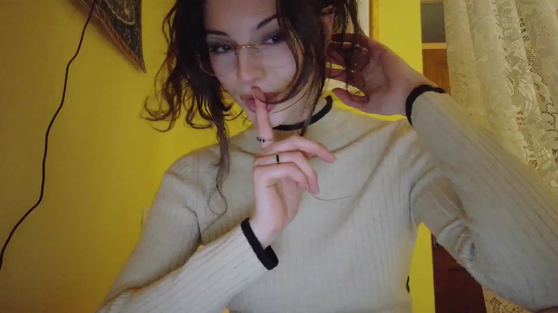 Gallery image thumbnail from porcelaincity's myfreecams stream on, 01/06/2026, 19:43 image 4 of 20