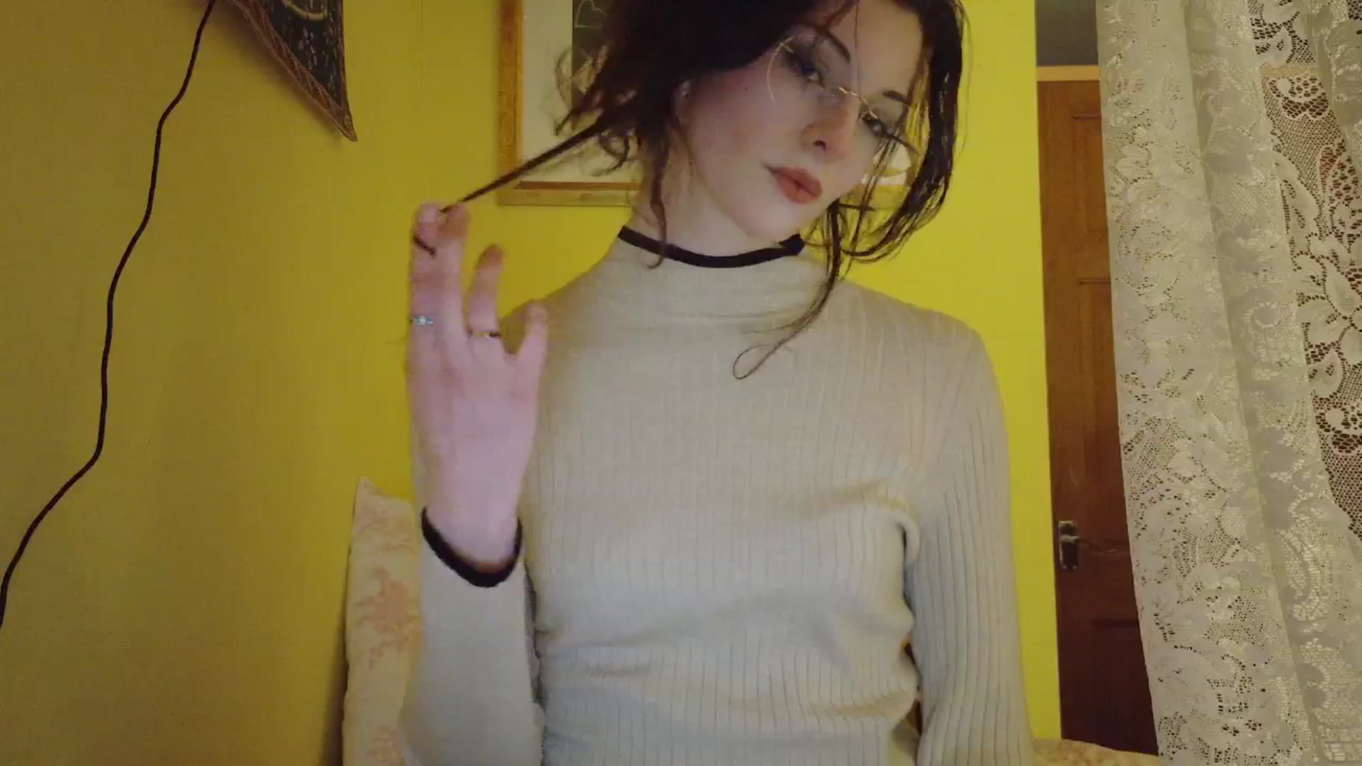 Gallery image thumbnail from porcelaincity's myfreecams stream on, 01/06/2026, 19:43 image 6 of 20