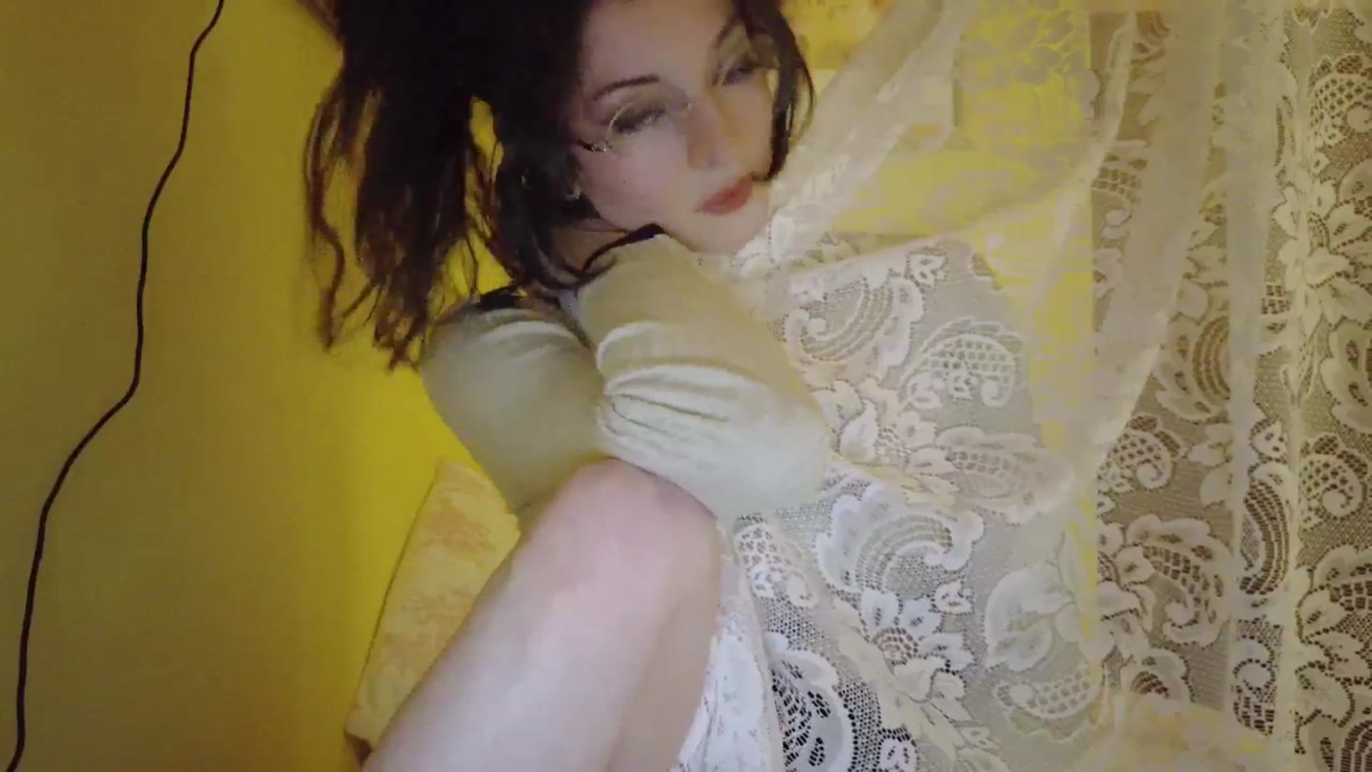 Gallery image thumbnail from porcelaincity's myfreecams stream on, 01/06/2026, 19:43 image 16 of 20