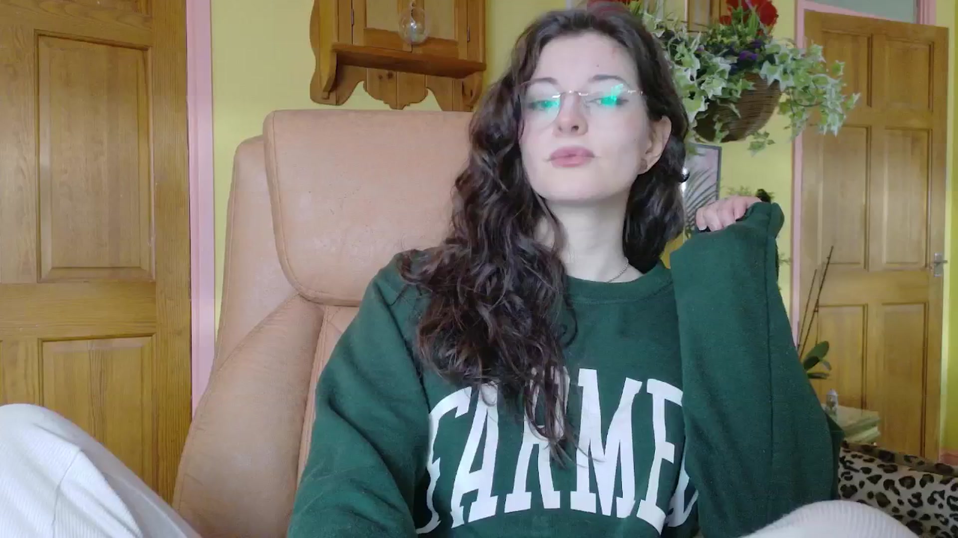 Gallery image thumbnail from porcelaincity's myfreecams stream on, 01/09/2026, 13:47 image 13 of 20