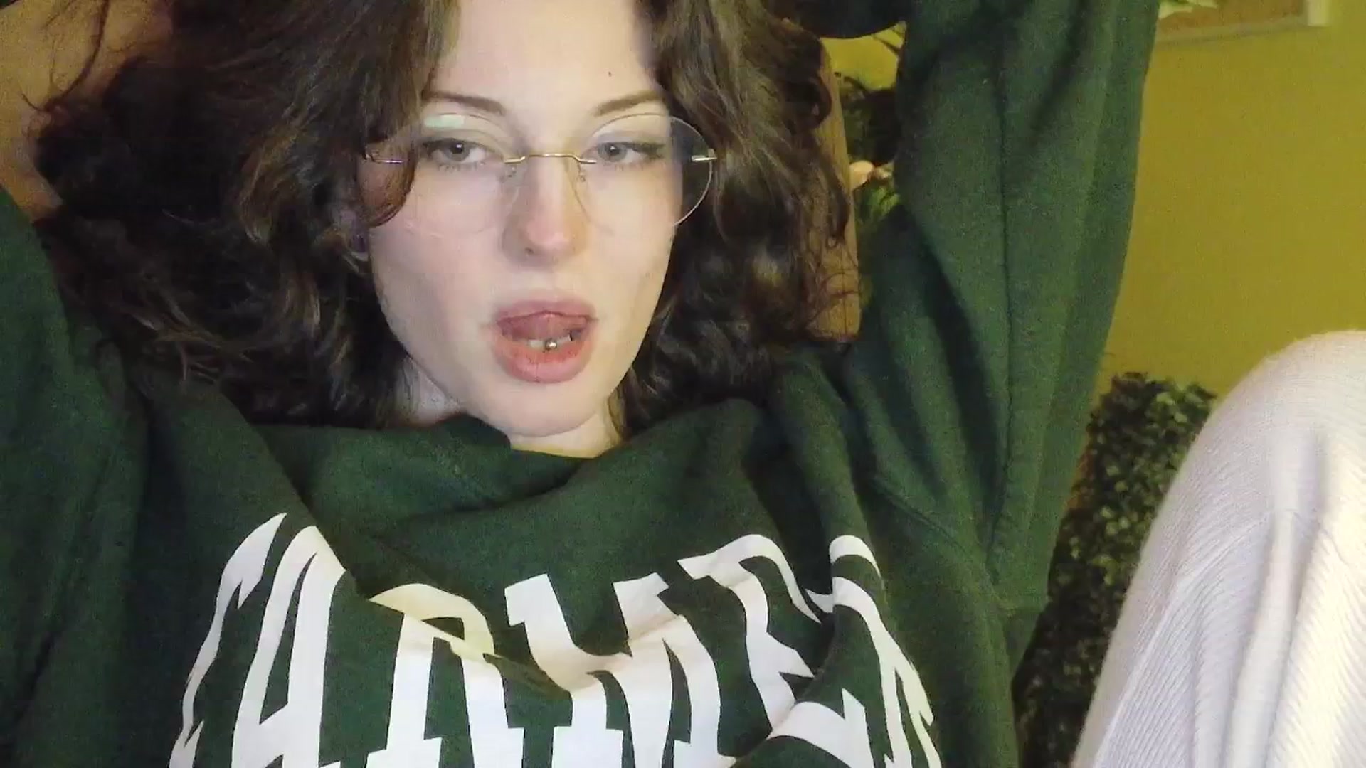 Gallery image thumbnail from porcelaincity's myfreecams stream on, 01/09/2026, 19:18 image 6 of 20