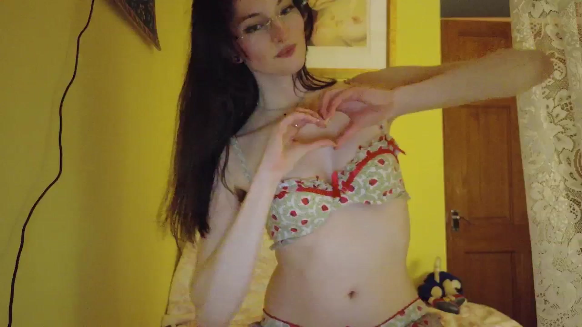 Gallery image thumbnail from porcelaincity's myfreecams stream on, 01/20/2026, 21:45 image 7 of 20