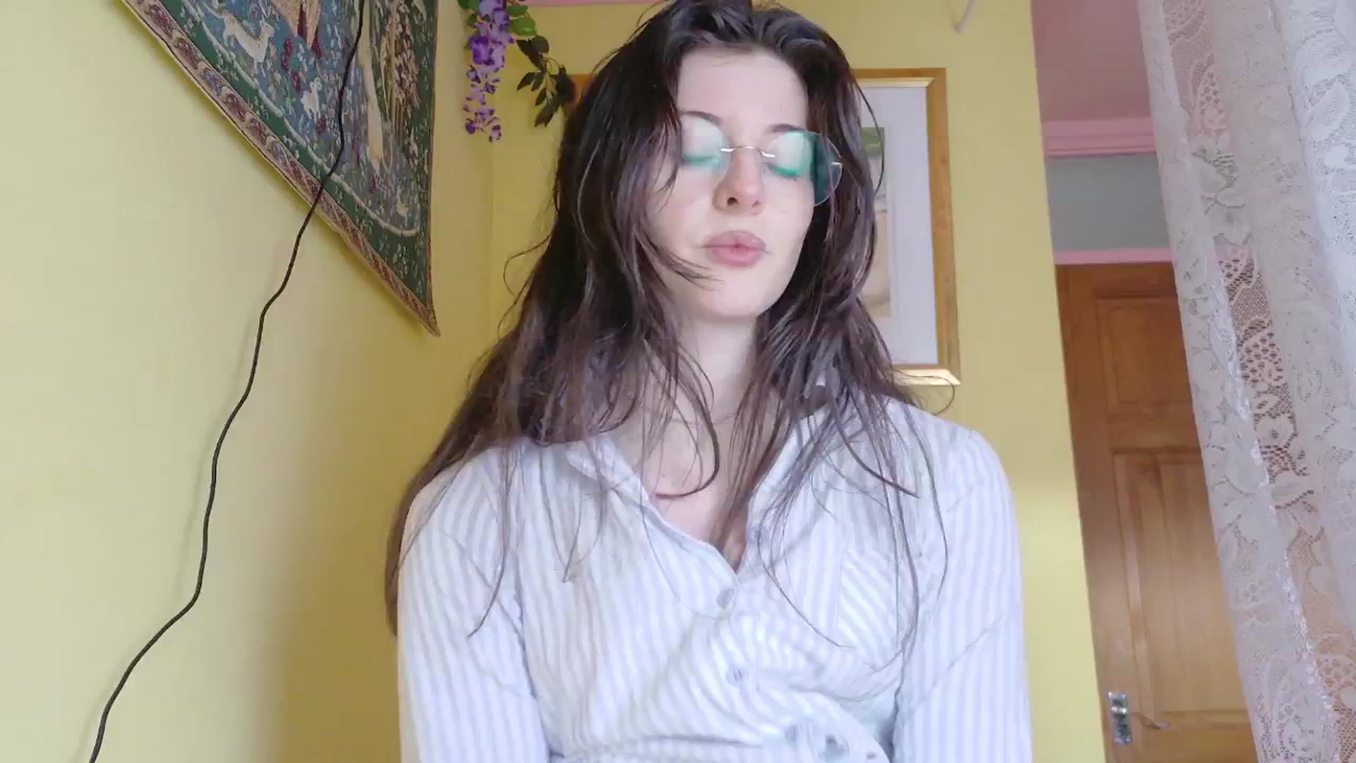 Gallery image thumbnail from porcelaincity's myfreecams stream on, 01/22/2026, 16:22 image 2 of 20
