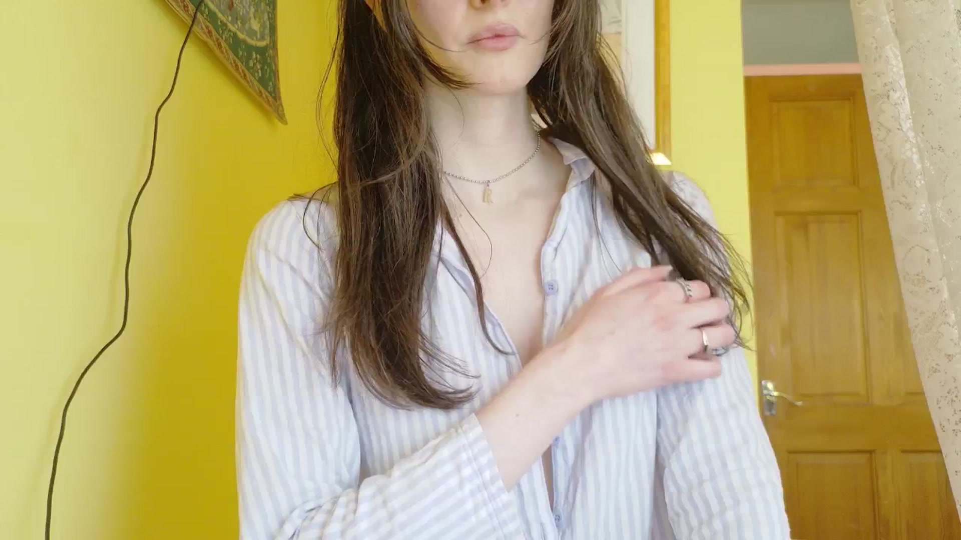 Gallery image thumbnail from porcelaincity's myfreecams stream on, 01/22/2026, 16:22 image 17 of 20