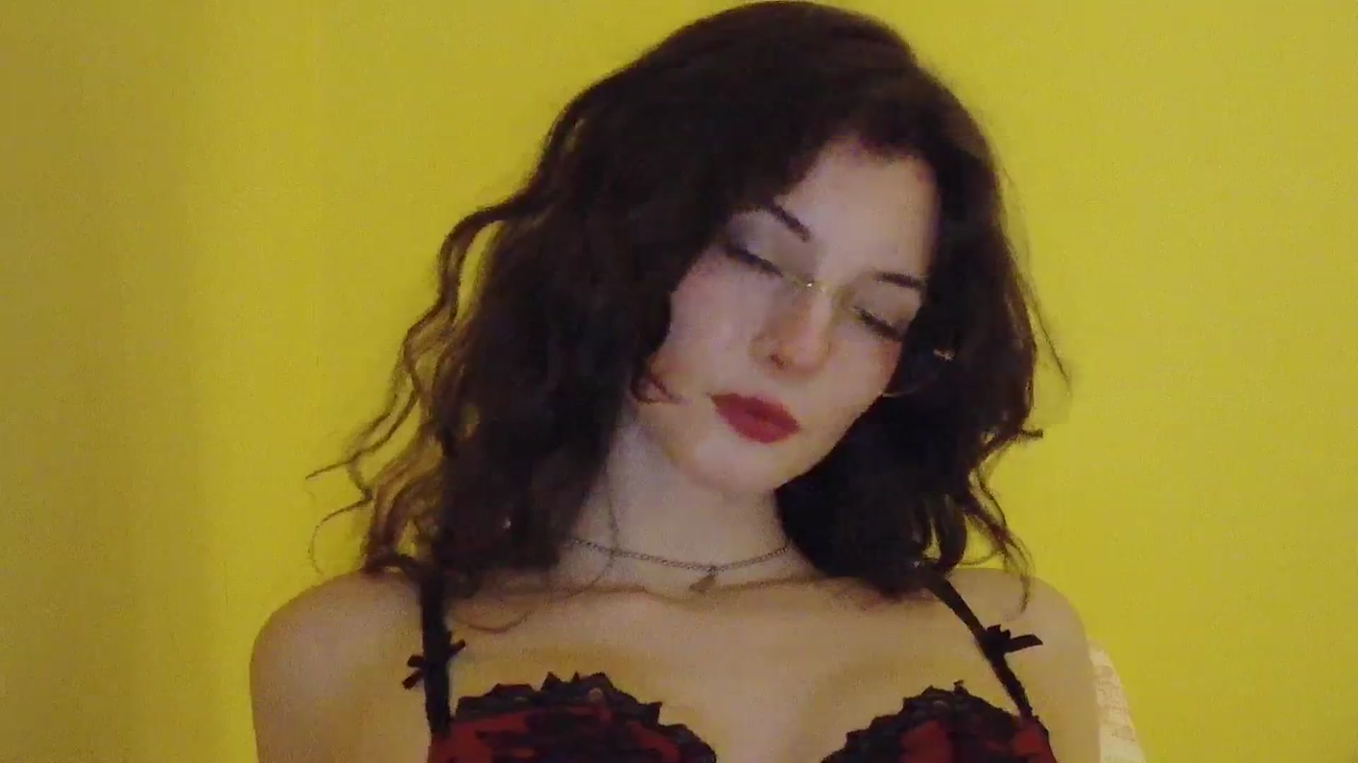 Gallery image thumbnail from porcelaincity's myfreecams stream on, 01/27/2026, 21:31 image 13 of 20