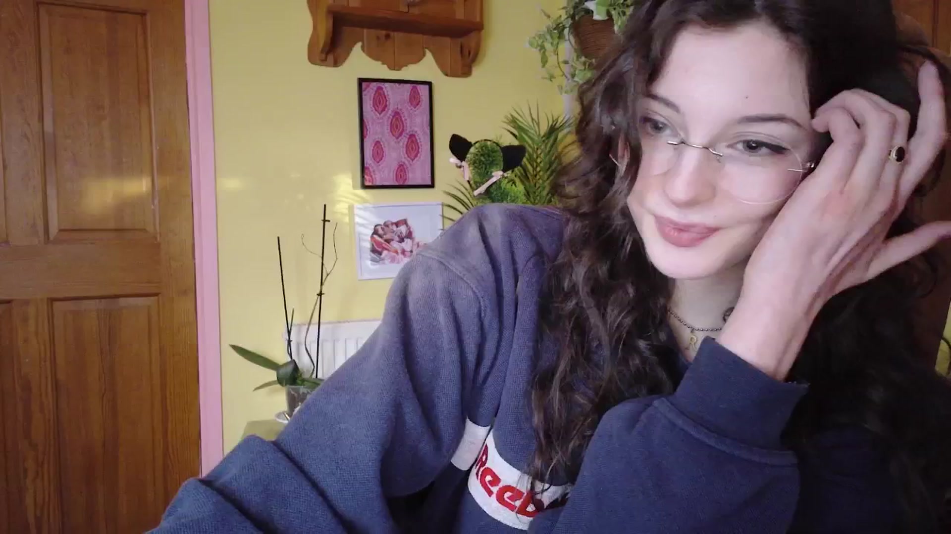 Gallery image thumbnail from porcelaincity's myfreecams stream on, 01/28/2026, 18:14 image 4 of 20